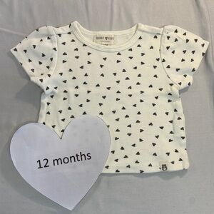 Rabbit + Bear - Organic short sleeve Baby Tee with Heart Print